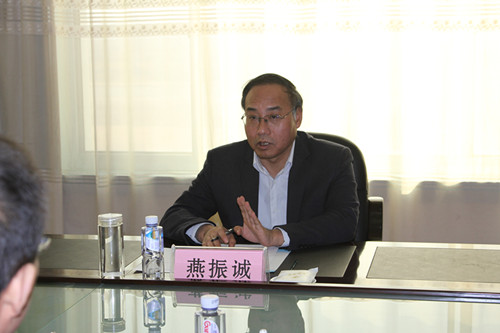 县委副书记县长燕振诚一行来公司调研指导党的群众路线教育实践活动